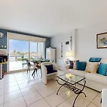 Апартаменти 1 Bedroom Stunning In Руаян